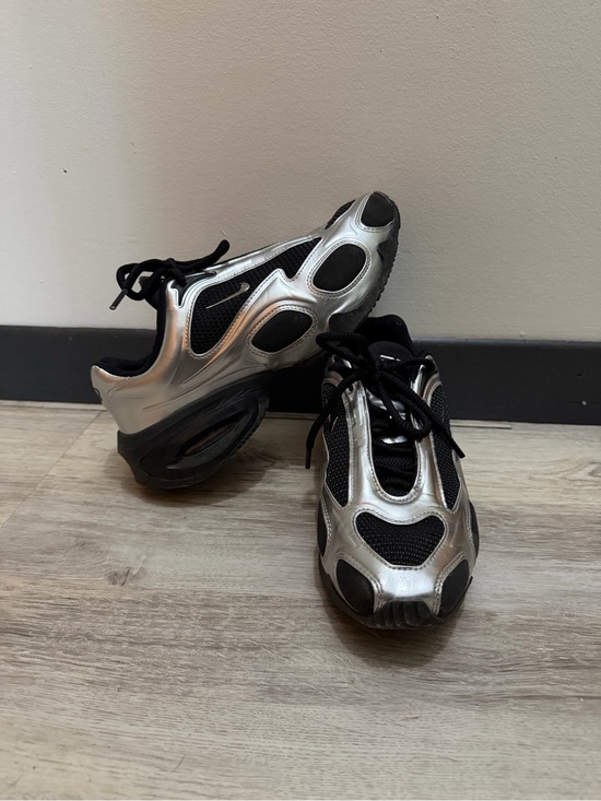 Nike Shoes - Nike air max Muse Silver and Black Women's Running Sneakers like new
